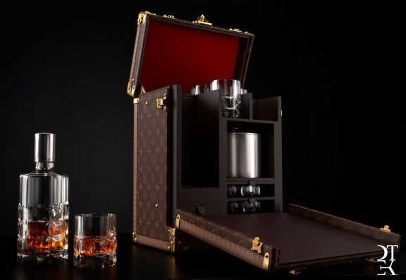 LV_WHISKY TRUNK