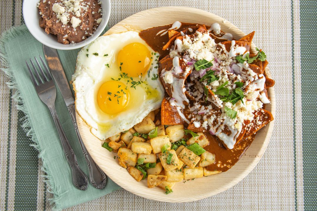 Copia de Mole Chilaquiles | Traditional Mexican Breakfast | 3D Food Visualization