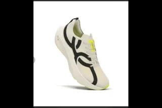 Realistic Sneaker / Shoe 3D Model